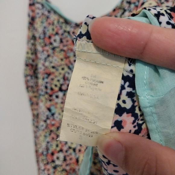 Charlotte Russe - Floral Spaghetti Straps Top - Picture 7 of 9